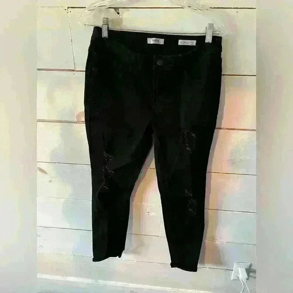 Kensie Effortless Ankle Mid rise jeans in black, 8/29, EUC, distressed denim - Picture 1 of 7